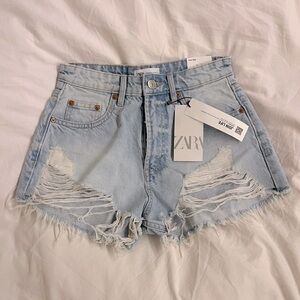 zara light wash jean shorts